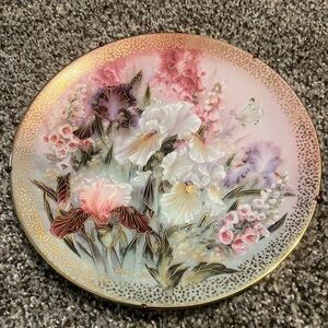Like New! Symphony of Shimmering Beauty Floral Plate